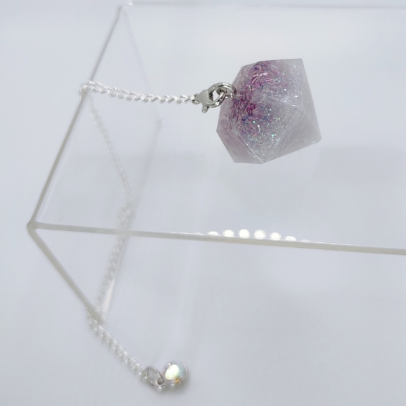 Berries and ice purple glitter inside pearly white handcrafted dowsing pendulum - Picture 9 of 10